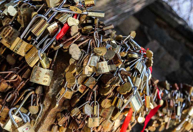 wish locks Mountain Tai